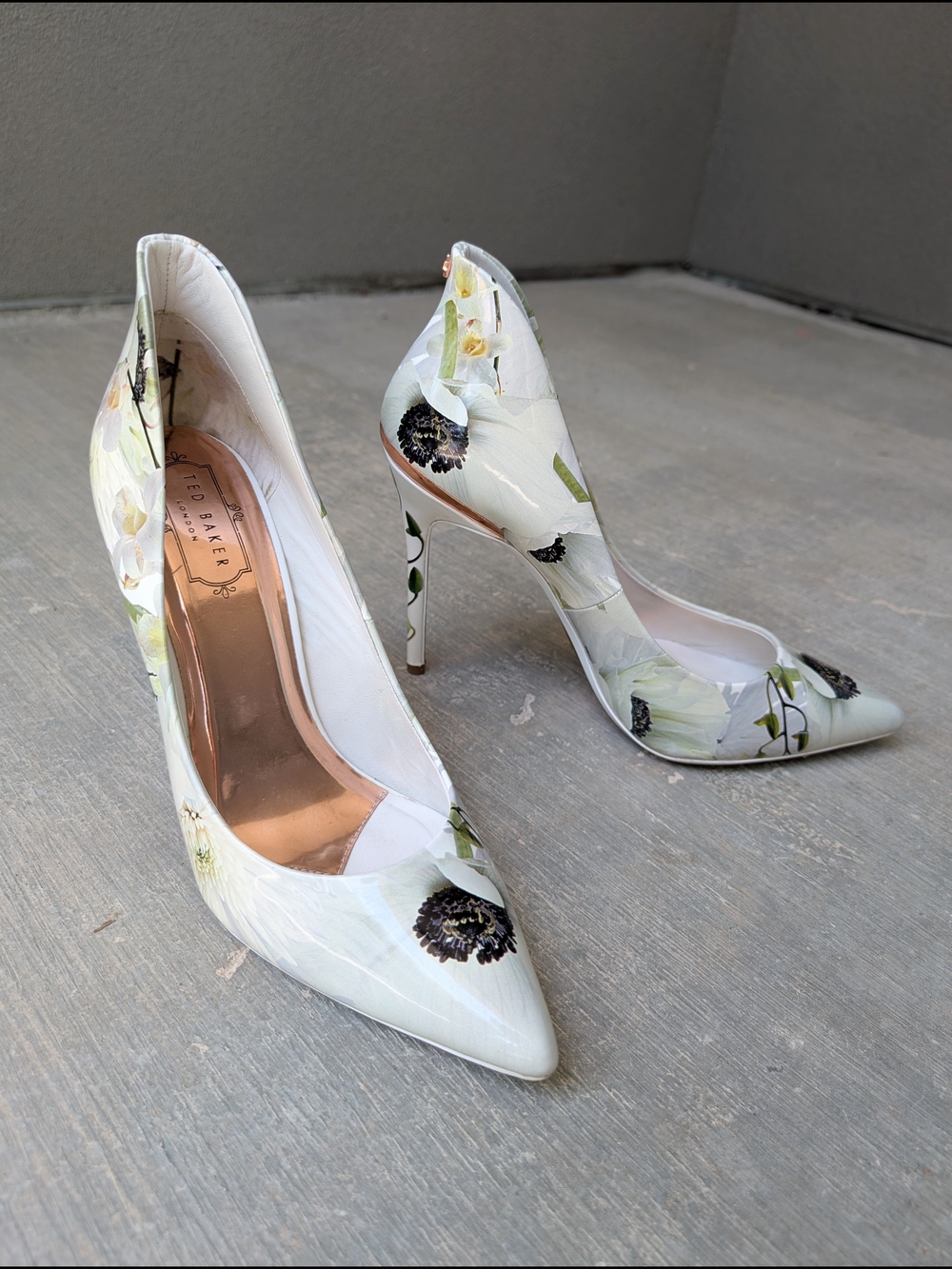 Ted Baker London Pearly Petal Heels Women's Size 9.5